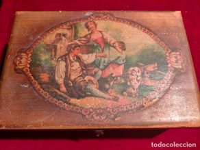 Cajas y cajitas metálicas: Antigua caja de madera / costurero con estampa de jovenes en casa del campo, joyero años 40